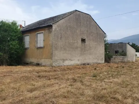 Casa rústica en Congosto