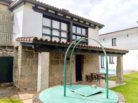 Chalet en Leiro (Capital)