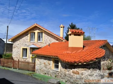 Casa en A Meira (Erins)
