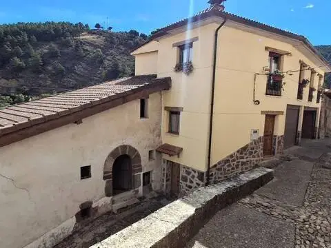 Casa adosada en Ortigosa de Cameros