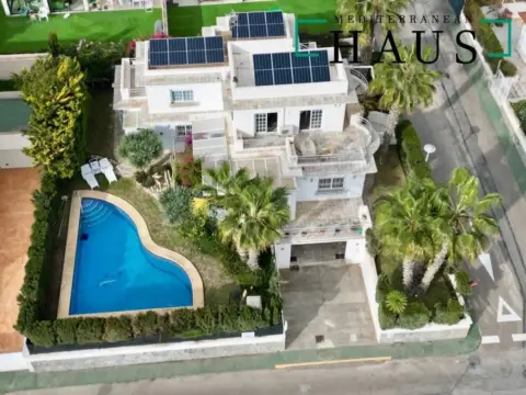 Chalet en calle de los Pinos