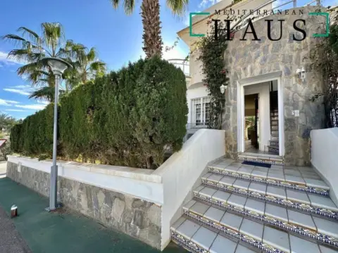 Chalet en calle de los Pinos