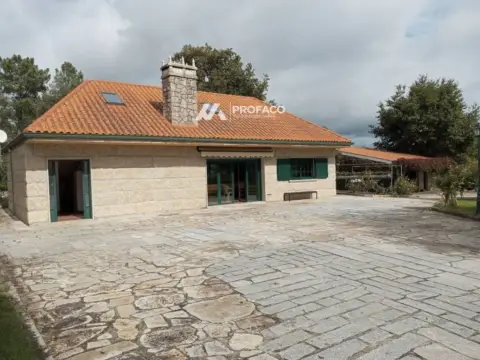 Chalet en O Carballiño