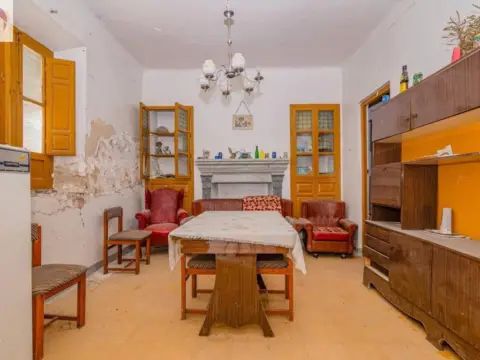 Casa adosada en calle de López de los Ríos