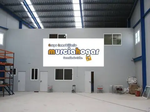 Nave industrial en Centro