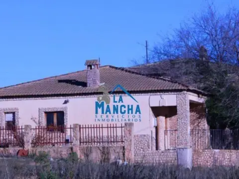 Casa en Hoya-Gonzalo