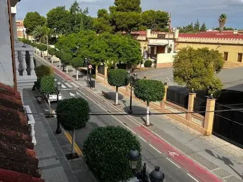 Edificio en Avenida de las Cortes Valencianas