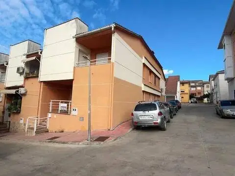 Casa adosada en Madrigal de La Vera