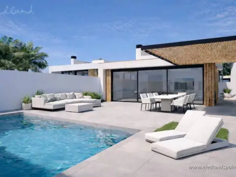 Chalet en Los Alcázares