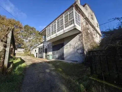 Chalet en Dozón