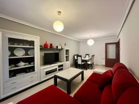 Casa adosada en Plaza de Toros-La Guija-Santa María-Ciudad Jardín-Los Rosales