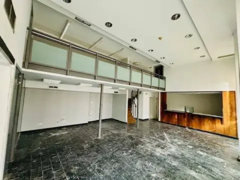 Local comercial en calle de San Esteban