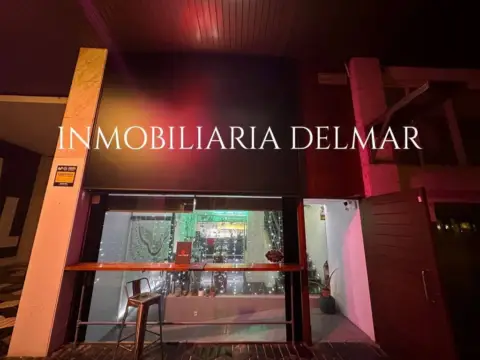 Local comercial en Carrer de Carles V