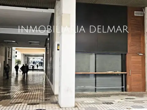 Local comercial en Carrer de Carles V