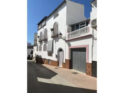 Casa adosada en Alcalá del Valle