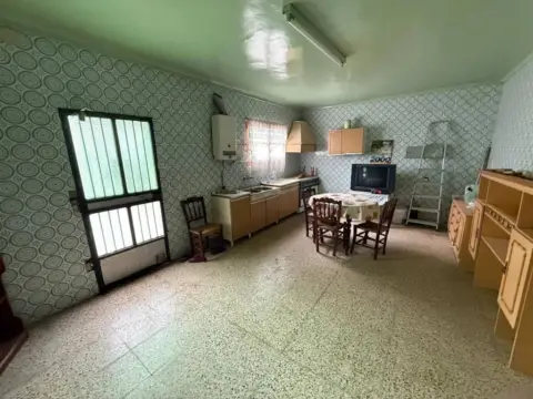 Casa adosada en Cuevas de San Marcos