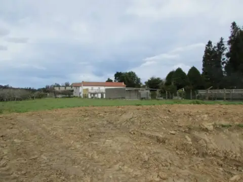 Terreno en calle de Saioso