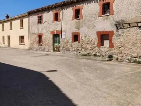 Casa rústica en Alfoz de Quintanadueñas