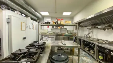 Local comercial en La Unión-Cruz del Humilladero-Los Tilos