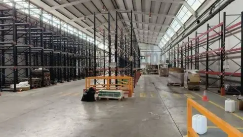 Nave industrial en Núcleo Urbano
