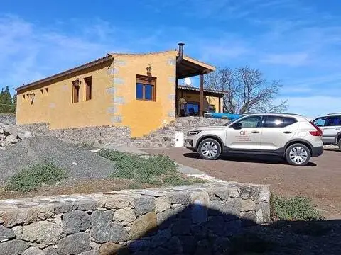 Casa rústica en Vega de San Mateo