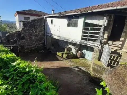 Chalet en A Torre (Porqueira)
