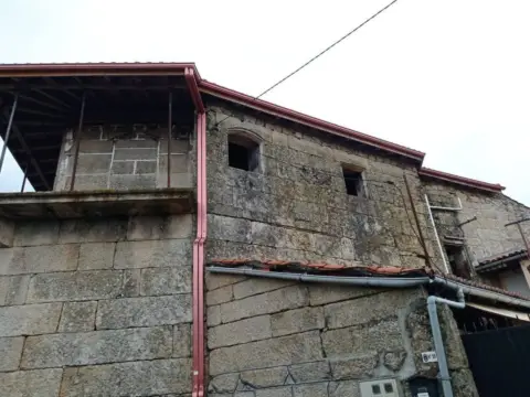 Casa rústica en Nogueira de Ramuín