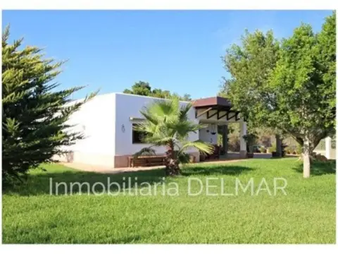 Casa rústica en Carrer de les Sèpies