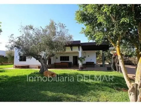 Casa rústica en Carrer de les Sèpies