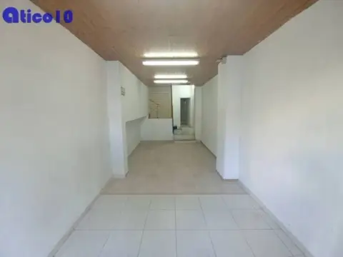Local comercial en calle del Río Caudal