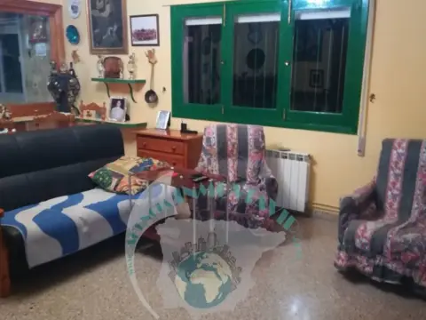 Chalet en Cuevas de San Marcos