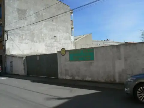 Nave industrial en calle de Brasil