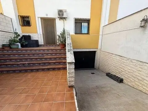Casa adosada en Poblete