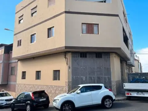 Local comercial en Tamaraceite-San Lorenzo-Casa Ayala