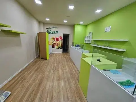 Local comercial en calle del Político Marqués de la Ensenada