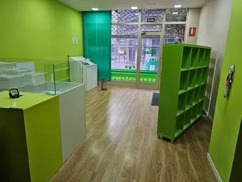 Local comercial en calle del Político Marqués de la Ensenada