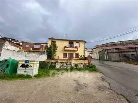 Casa adosada en Iznalloz
