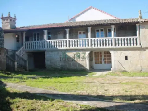 Casa rústica en Barrio (Xinzo de LIMIA)