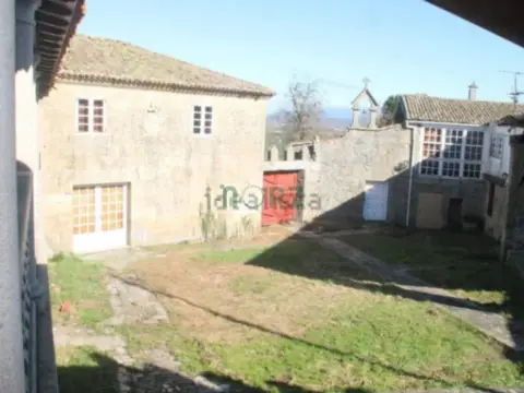 Casa rústica en Barrio (Xinzo de LIMIA)
