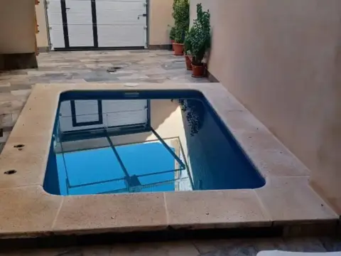 Chalet en Herencia