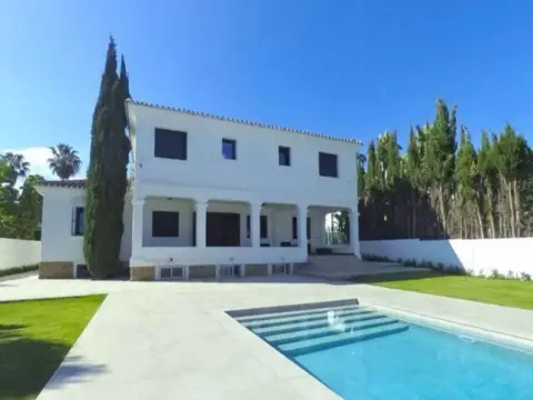Casa en calle Nueva Andalucia