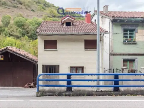 Casa adosada en Lena