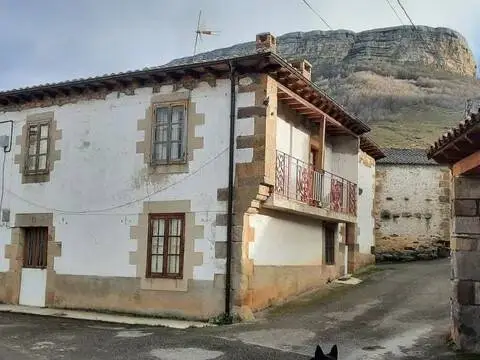 Casa rústica en Barrio de Los Villota de Elines