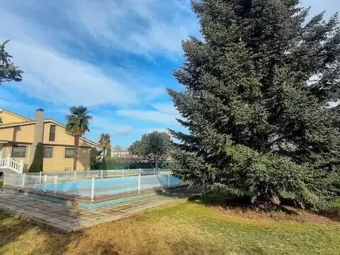 Chalet en Albelda de Iregua