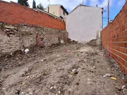 Terreno en calle de Medina