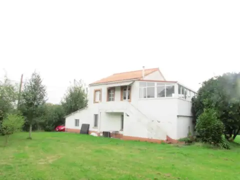 Chalet en calle de Castro