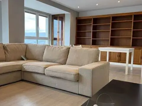 Piso en calle calle Patricia Urquiola, 2