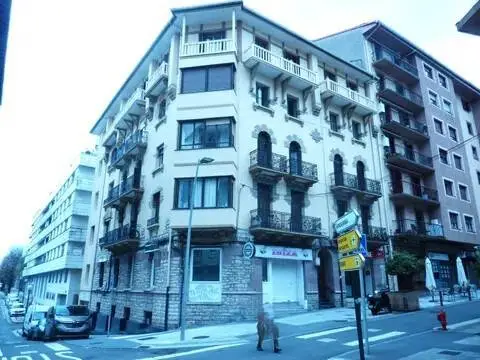 Piso en calle de Cipriano Larrañaga