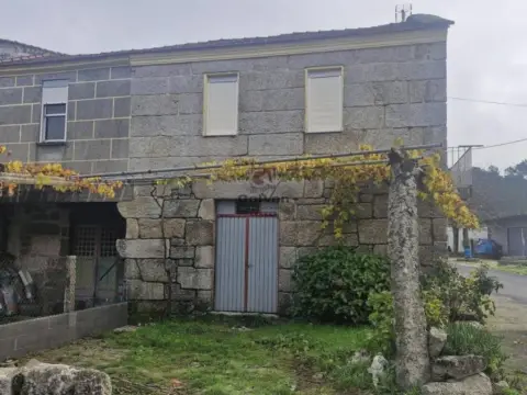 Casa en Leiro (Capital)