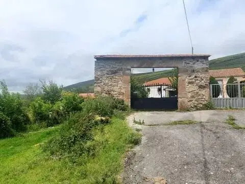 Casa rústica en calle Carretera Olea